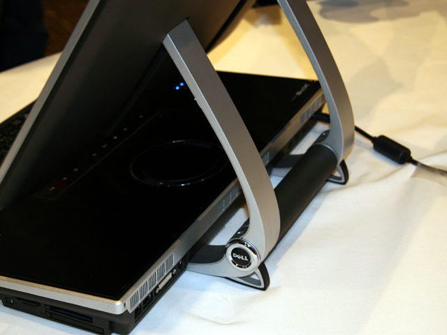 デル、20.1型ワイド液晶搭載エンターテイメントノート「XPS M2010」