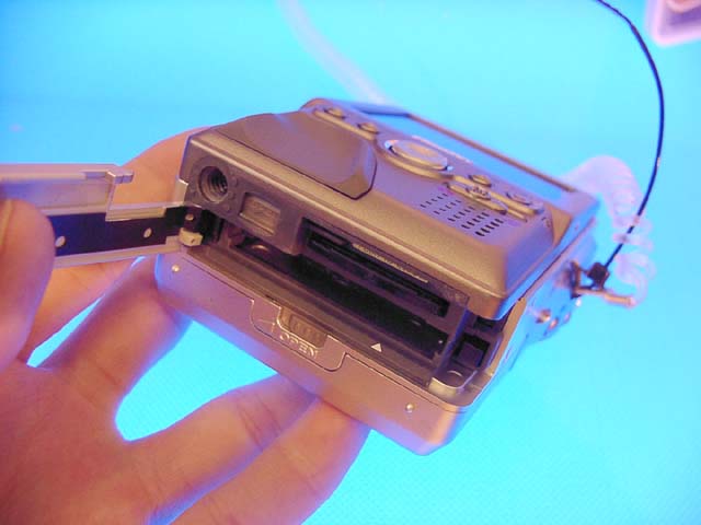富士フイルム、VGA/30fps動画デジカメ「FinePix M603」