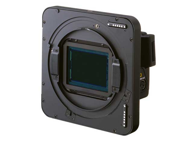 富士フイルム、プロ向け2,068万画素デジタルカメラバック