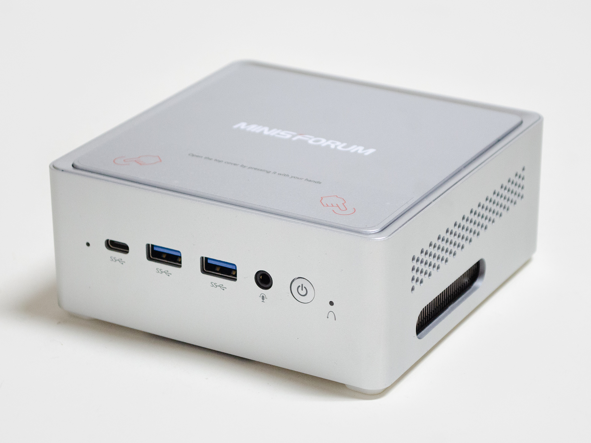 西川和久の不定期コラム】NUCサイズにCore i7-12650H搭載！MINISFORUM