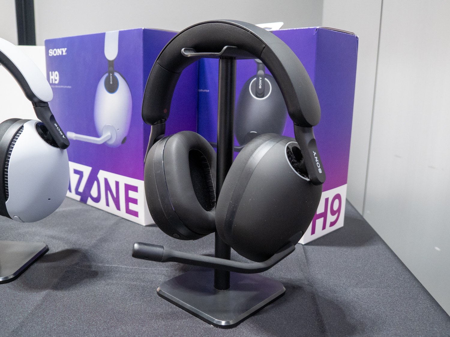 ソニー、最上位ゲーミングヘッドセット「INZONE H9」に新色ブラック