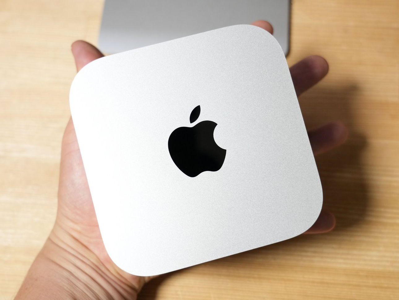 Hothotレビュー】新Mac miniが小さすぎる！でもM4だから高性能。最強