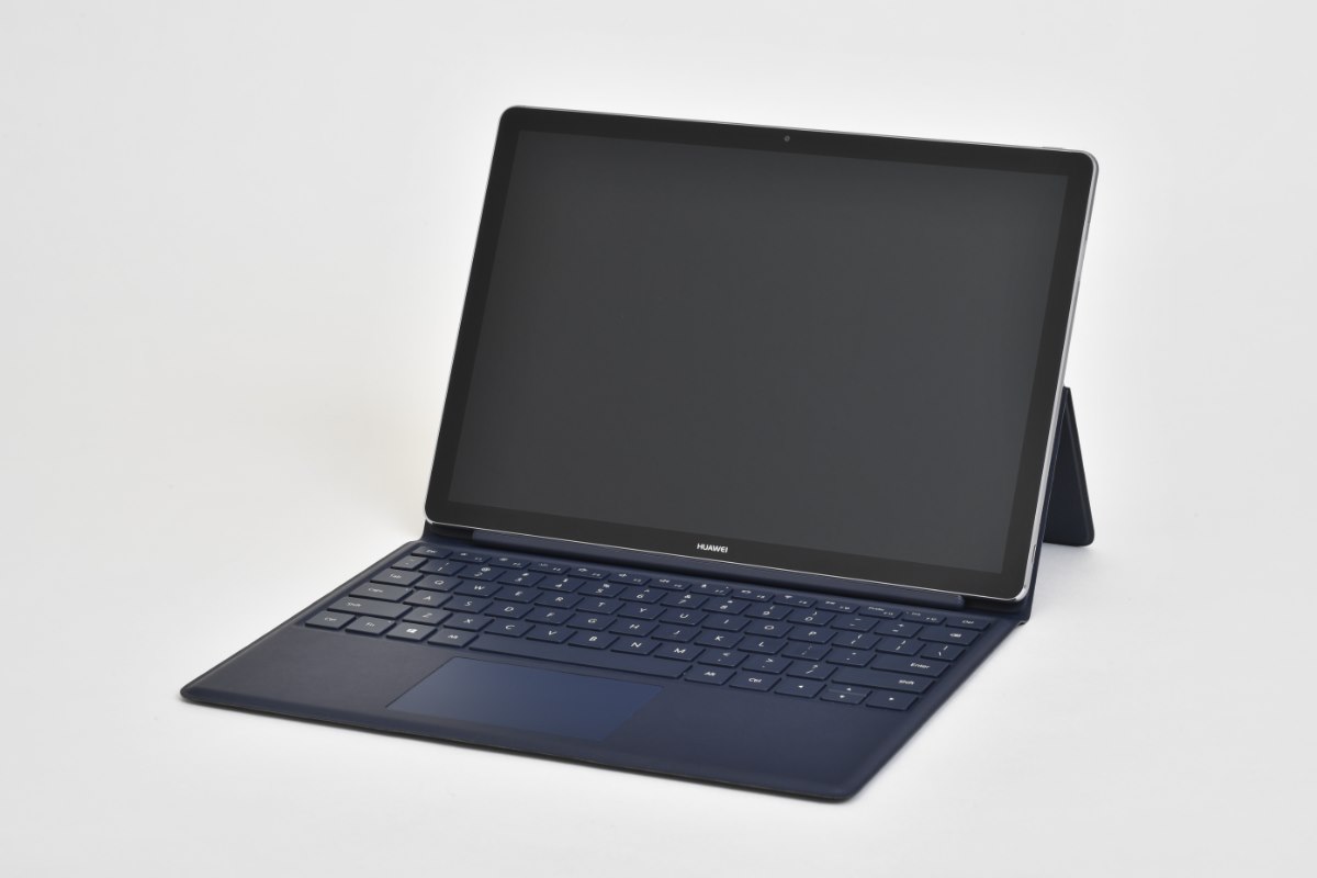 まさかのド直球。スリム&高品質な正統派モバイルノートPC、ファー