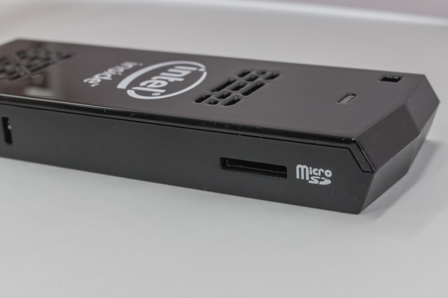 超小型スティック型コンピューター「インテル® Compute Stick」を使っ