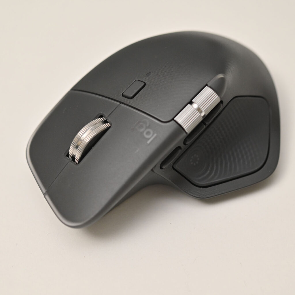 ロジクール MX MASTER 4 （MX2400GR） ガラスマウスパッドとの相性が