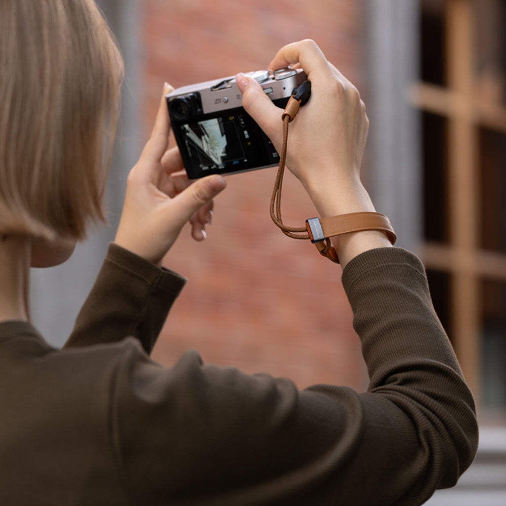 カメラリストストラップ スリム (キャラメルブラウン) – PGYTECH-JAPAN