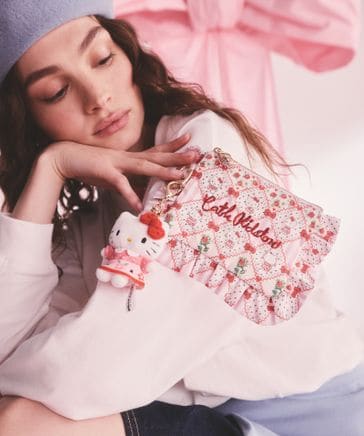 Cath Kidston × Hello Kitty フリルティッシュポーチ＆チャームセット