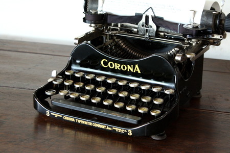ヘミングウェイの愛した CORONA 3 left shift タイプライター : 時代屋