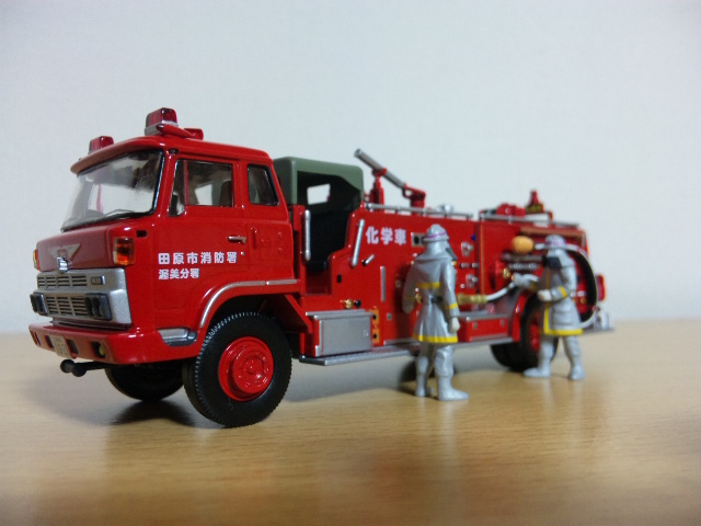 トミーテック・TLV-36a 日野KB324型化学消防車 : 燃やせないごみ研究所