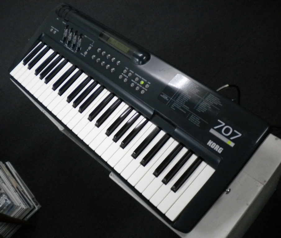ジャンク 通電確認済 KORG コルグ 707 シンセサイザー キーボード