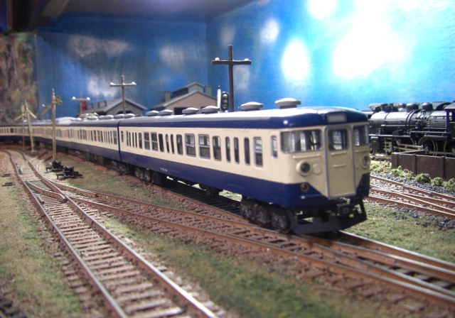 カツミ 111系 横須賀線色3ドアー 入線。 : ダマタカの鉄道模型工作