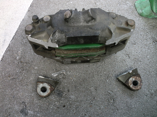 FCキャリパー取りつけ準備 その1 : ゆるりとな