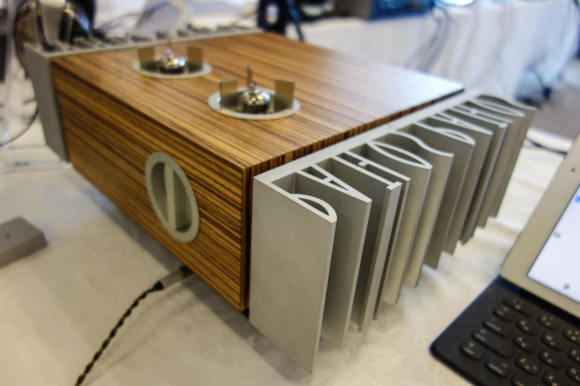 地中海の風：PATHOS InPol EARヘッドホンアンプの、小さくて軽い私的