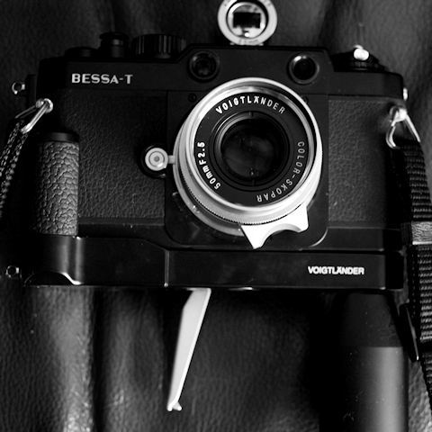 銀塩一眼レフ・クラッシックス（25）Voigtlander BESSA-T : 【匠の