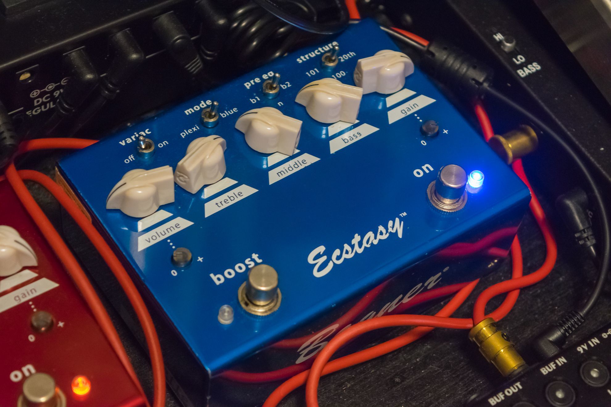 数あるオーバードライブの名機の中から僕がBogner Ecstasy Blueを選ん