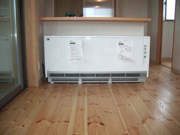 オール電化 蓄熱暖房と、灯油による温水パネルヒーター その特徴は