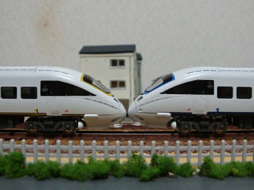 優雅な雰囲気漂う車両：カトー885系「白いソニック」 : Scenery with