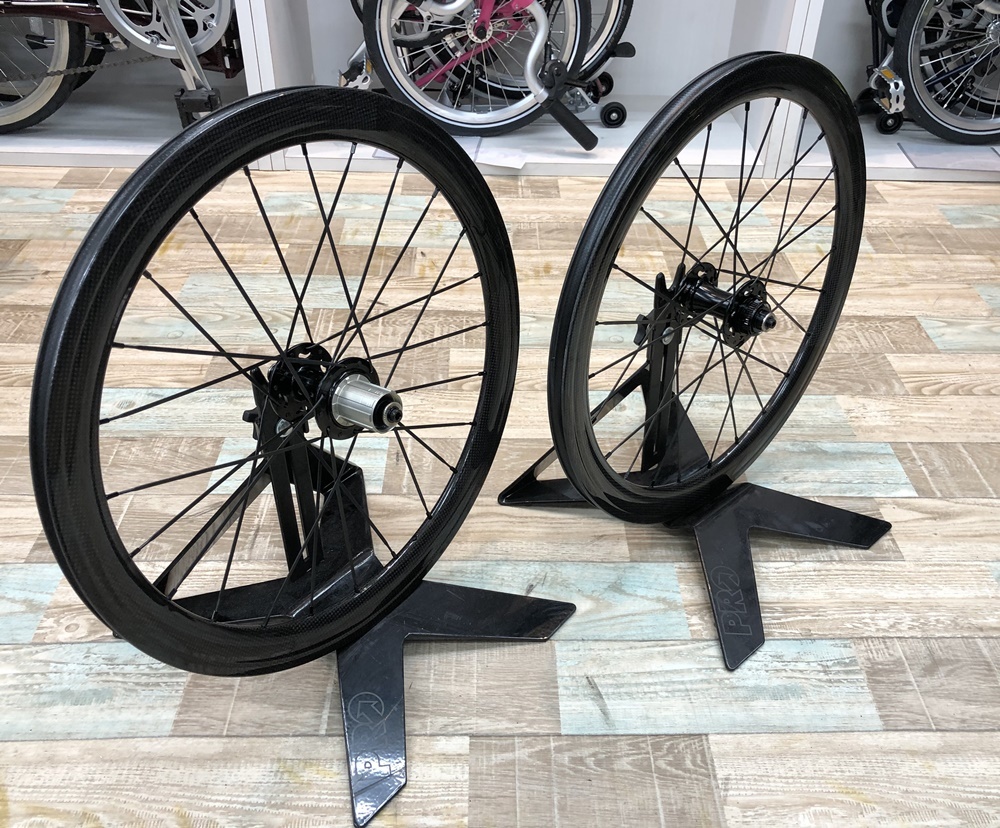 20インチ451/Disc対応カーボンホイールF100mm/R135mm入荷しました