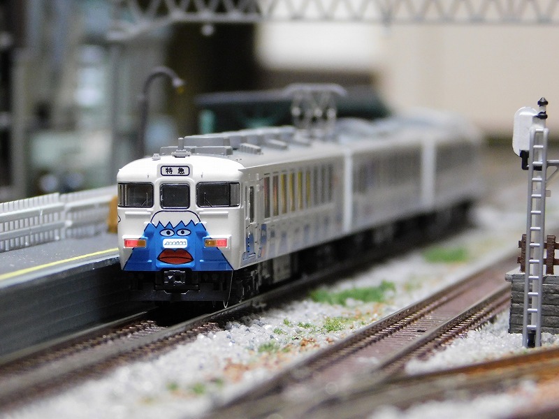 在籍ラッピング車両】 富士急行 ー 2000系フジサン特急 : げ～じN