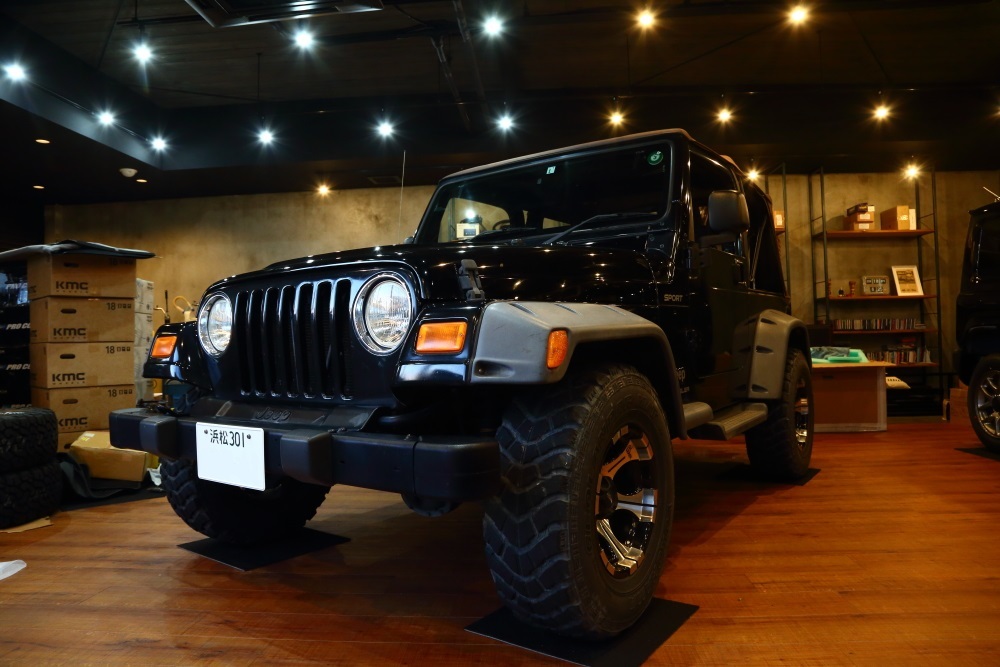 JLU専用 ラゲッジパーテーション＆キャンピングベッドキットのご紹介