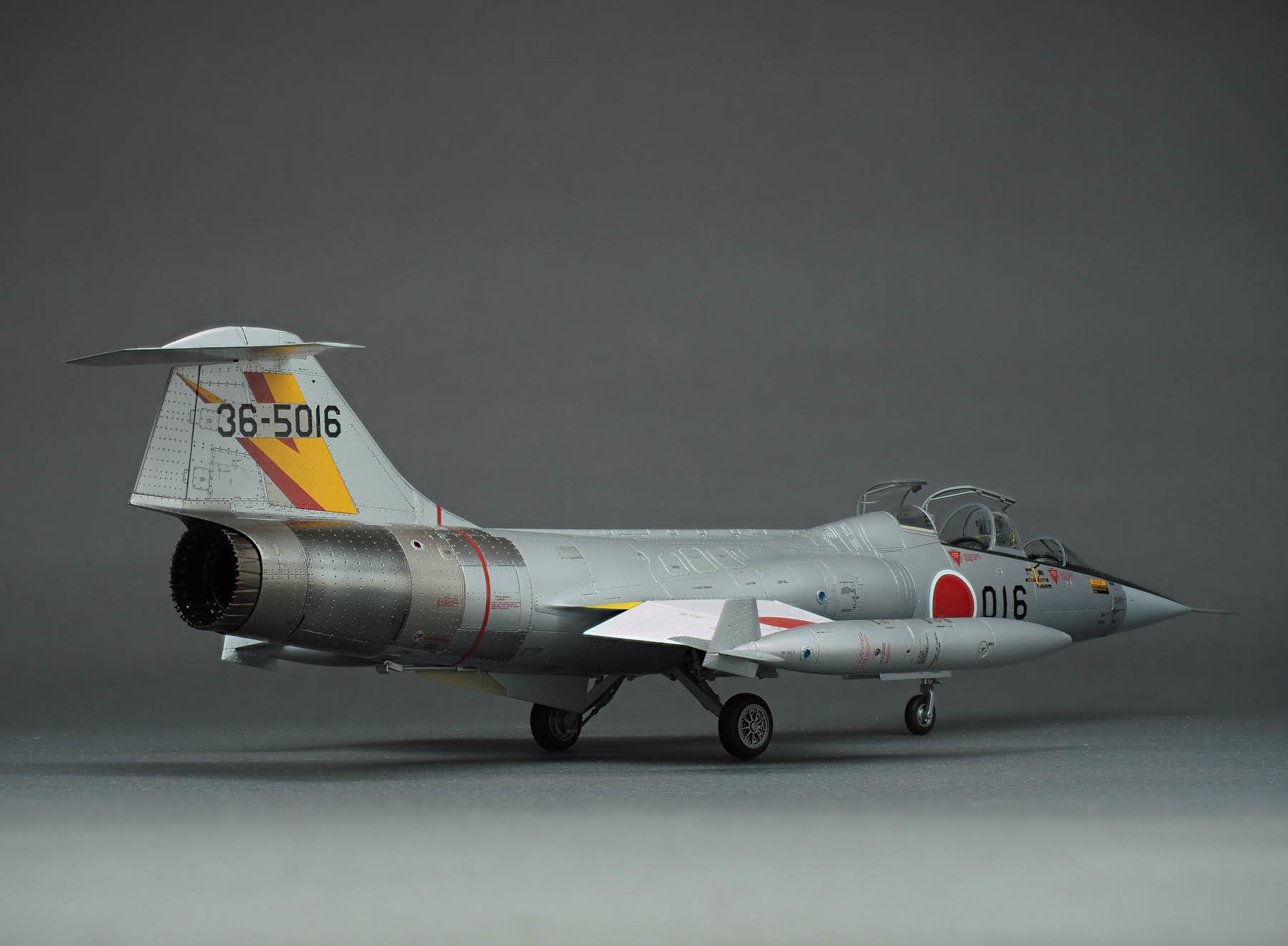 ハセガワ 1/48 F-104DJ スターファイター 航空自衛隊 完成品 : DNF