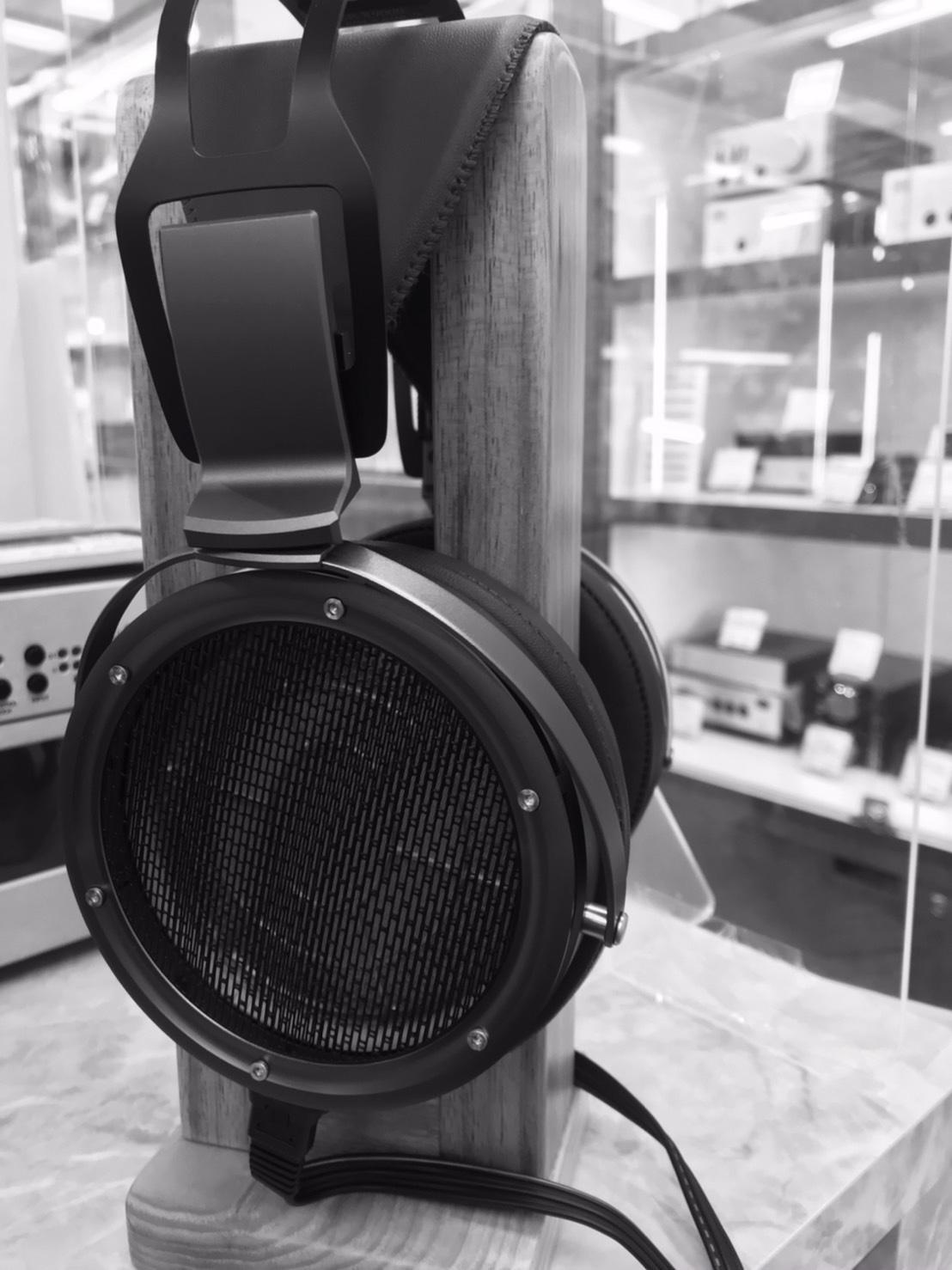 Audeze CRBN そして STAX SR-X9000 静電型ヘッドフォンの私的