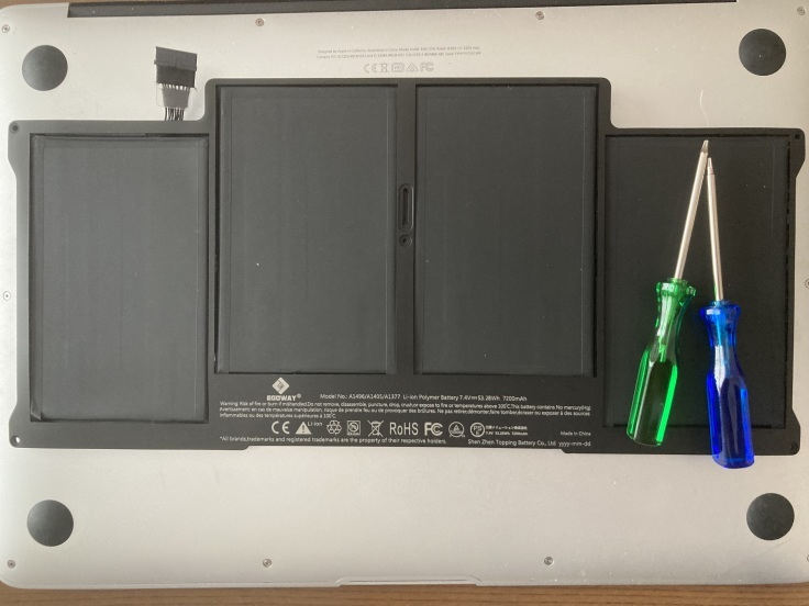 7年ーMacBook Air (2017) バッテリー交換 : COMPLEX CAT