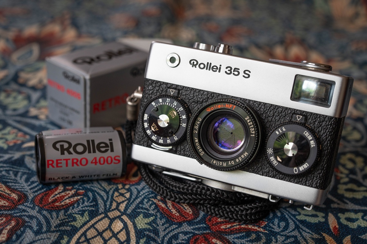 ジャーマンシルバーな相棒 - Rollei Retro 400S & Rollei 35S Review