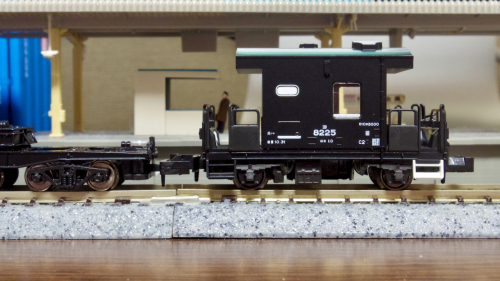 鉄道模型／KATO］ 車掌車「ヨ8000形貨車」を大物車シキに連結 : 新
