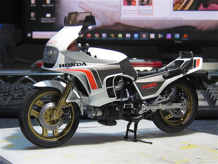 タミヤ 1/12 ホンダ CX500 ターボ (15) : DNF