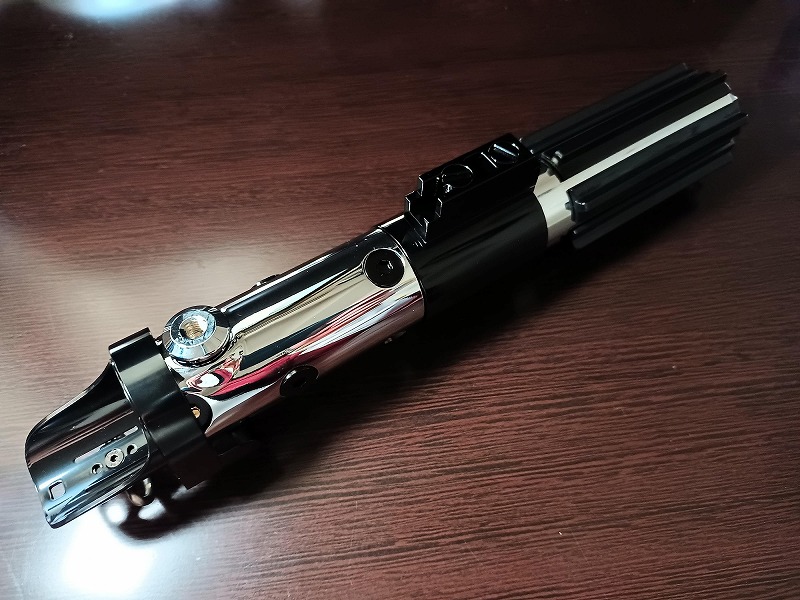 ダースベイダーEP6のレプリカライトセーバー アレックスセイバーズ