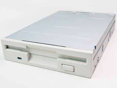 フロッピーディスクドライブ（FDD / FDドライブ）とは - IT用語辞典 e