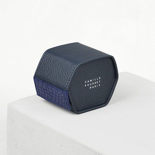 時計を包む上質な革の輝き！ 牛革とアリゲーターの革製ウォッチケース