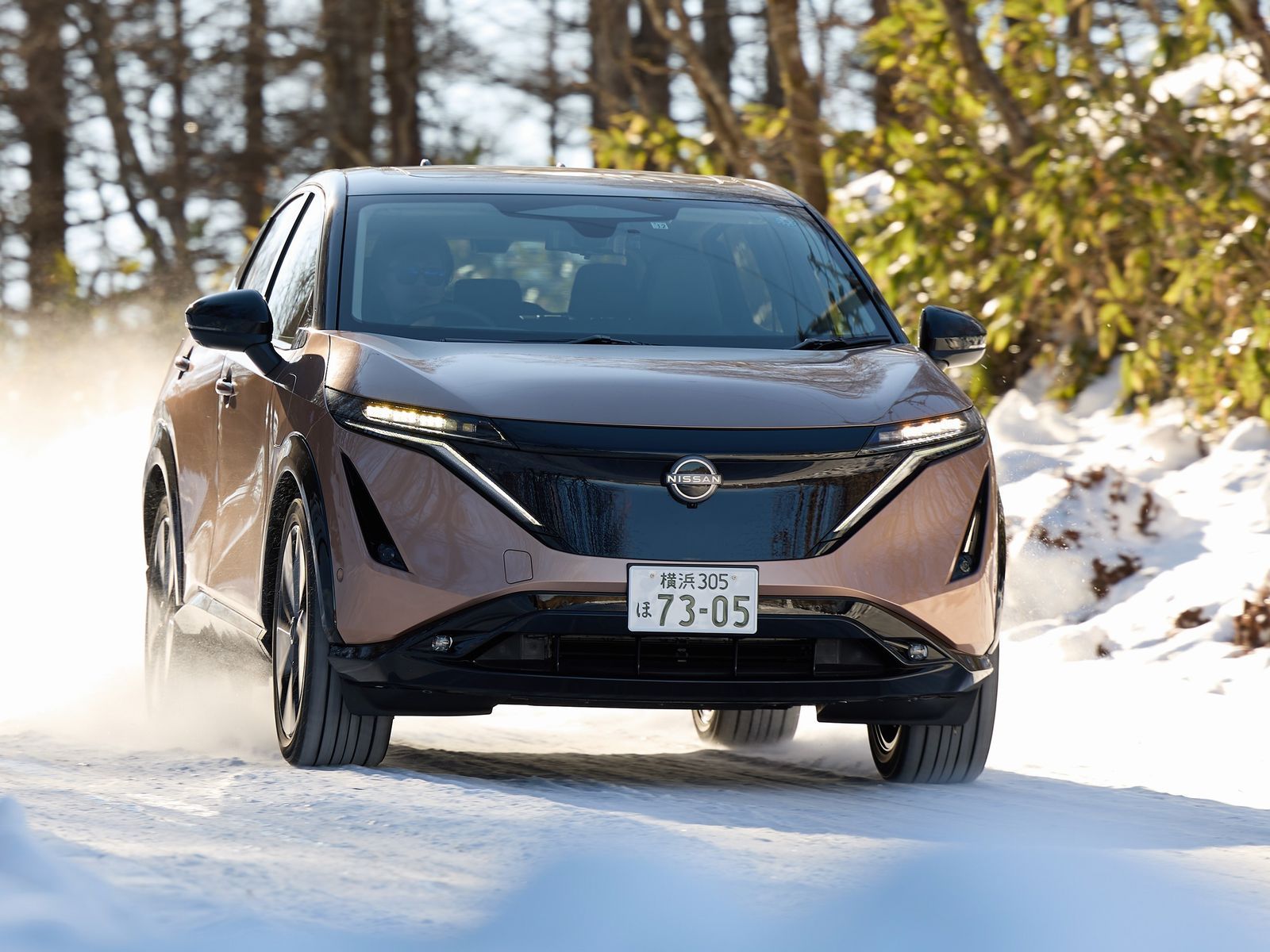 日産「アリア」を氷上で試乗 安心感の高い操縦性を体験 | 朝日新聞