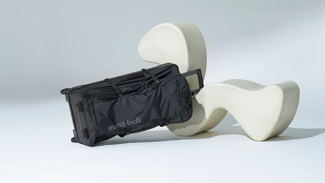 強度の高さと圧倒的な軽量性を両立させた、モンベルのキャリーバッグ