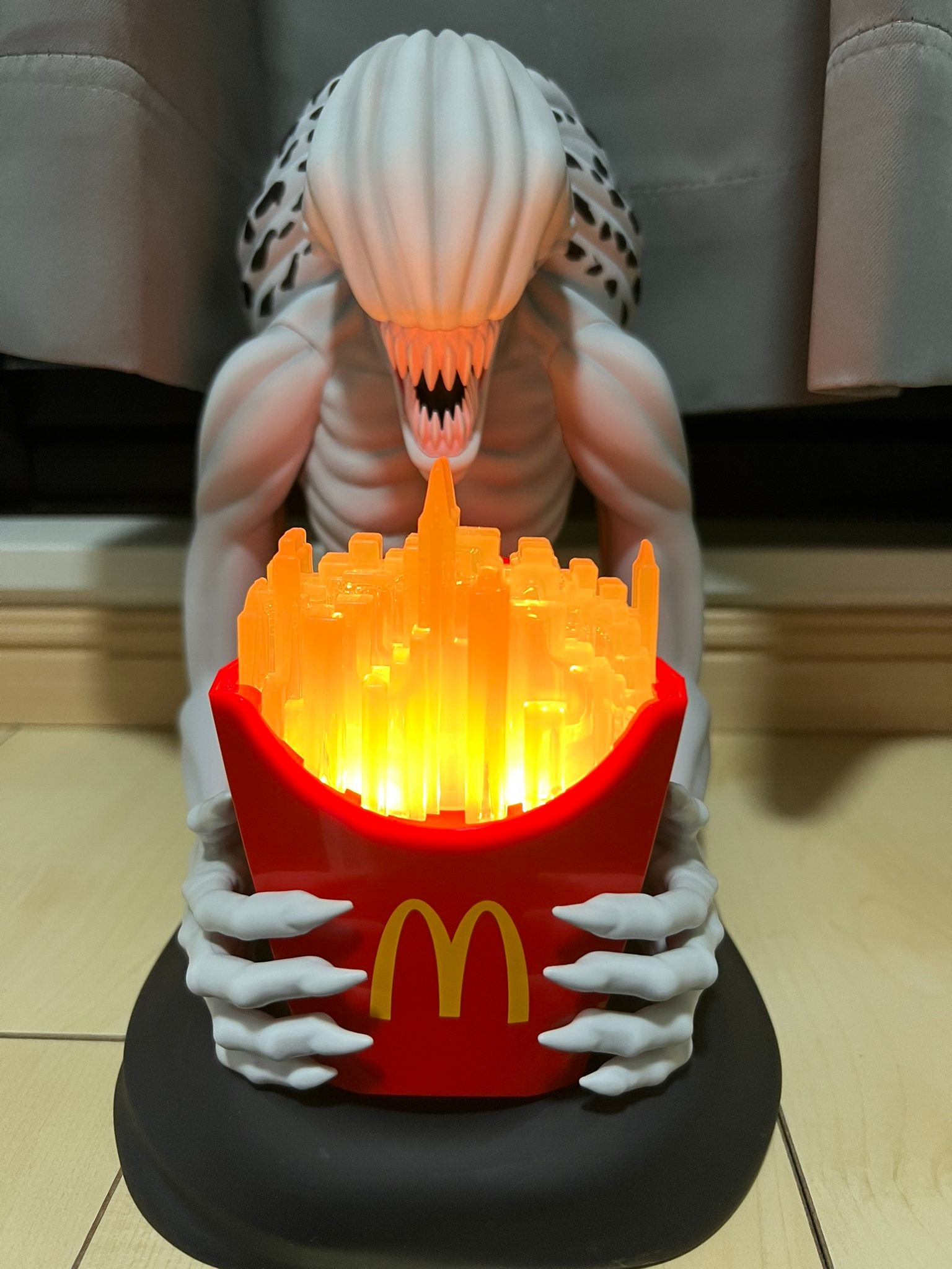 呪術廻戦0ヒロイングッズに衝撃「車上荒らし除け」「エイリアンやん