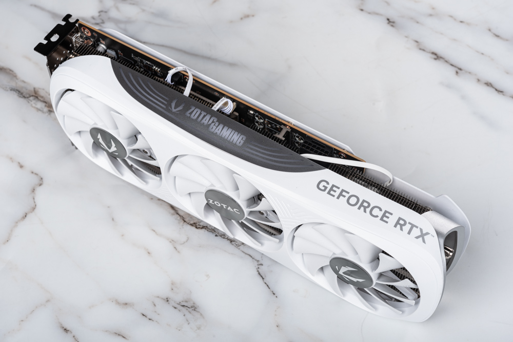 性價4K 百幀！ZOTAC GAMING RTX 4080 SUPER 16GB TRINITY OC WHITE 開