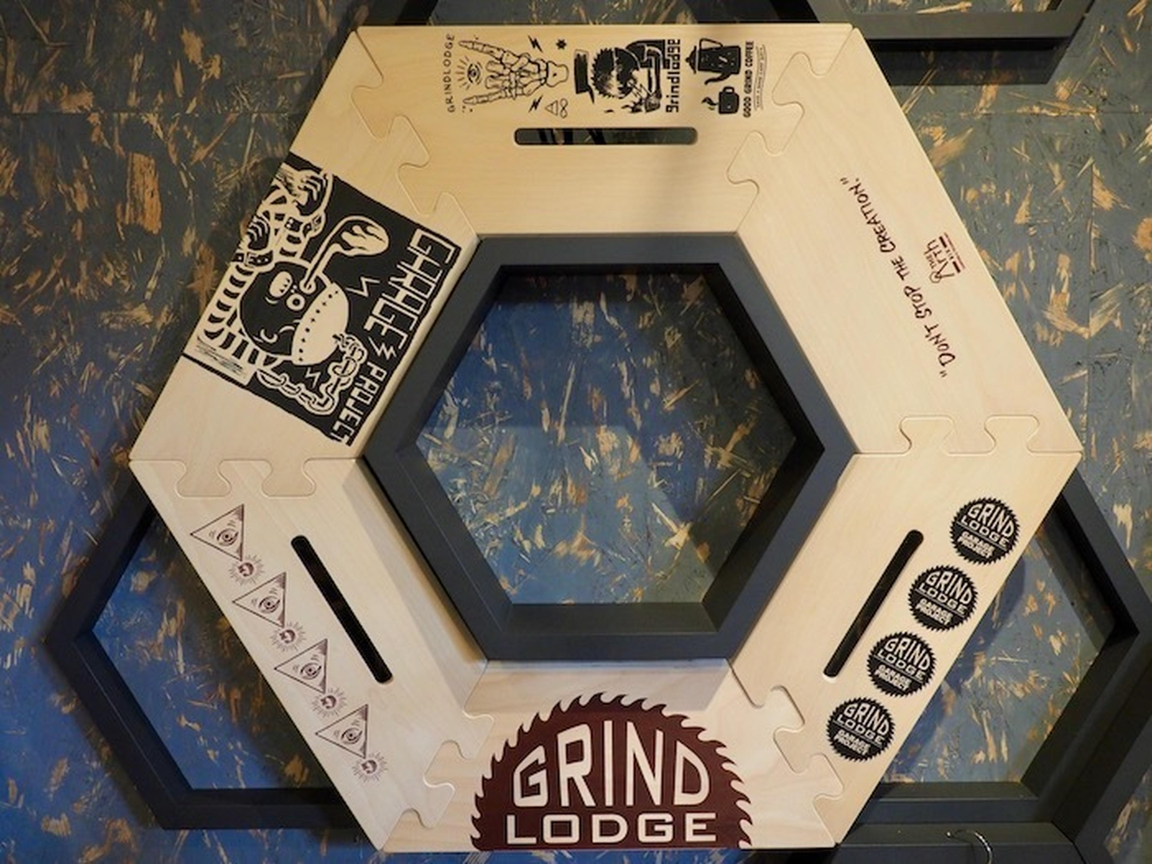 憧れのヘキサテーブルが見れる、触れる！待望の店舗「The Arth-six」が