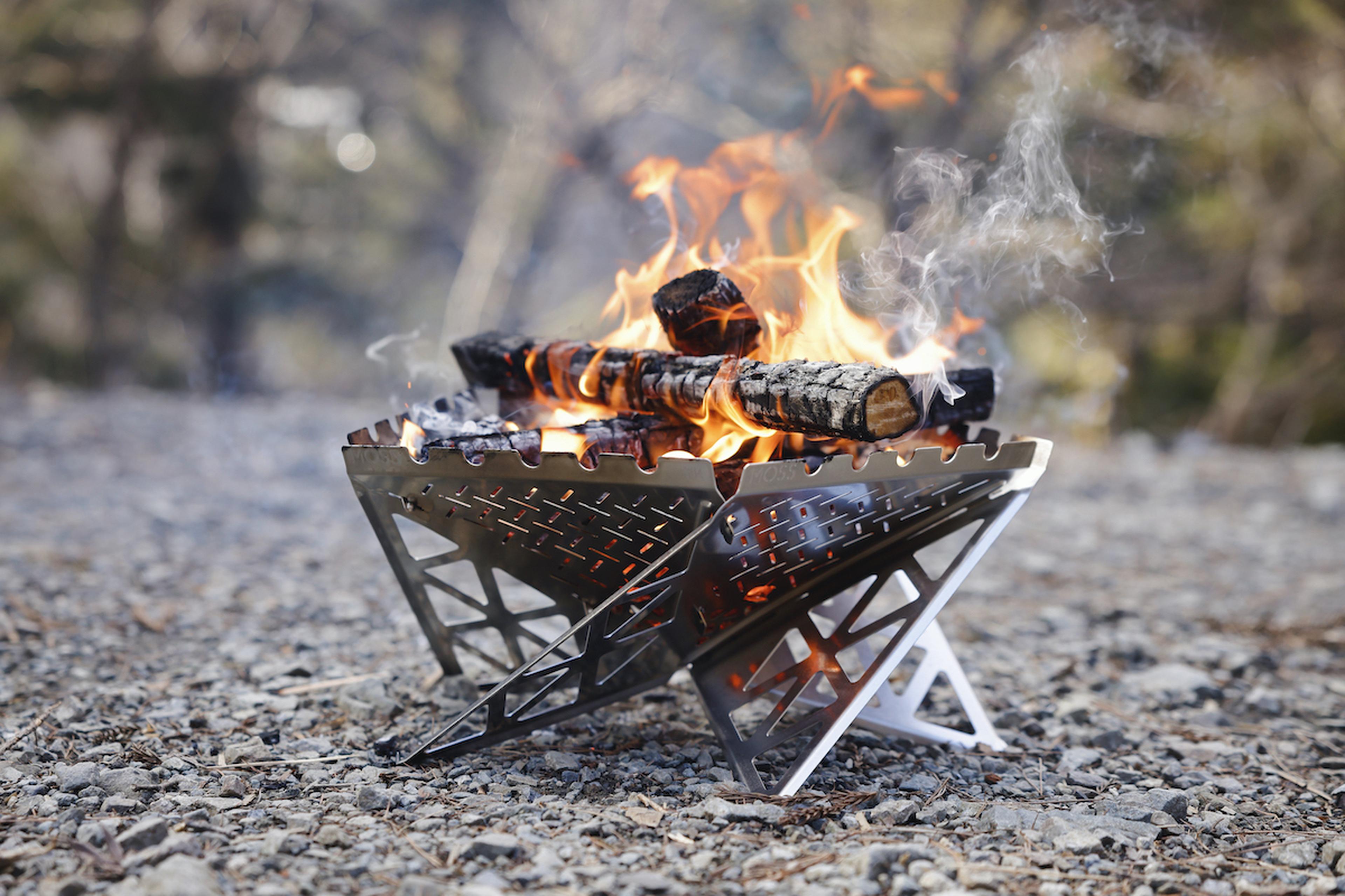 本物を求める人のための焚き火台「MOSS」。無駄のない美しさに秘めた