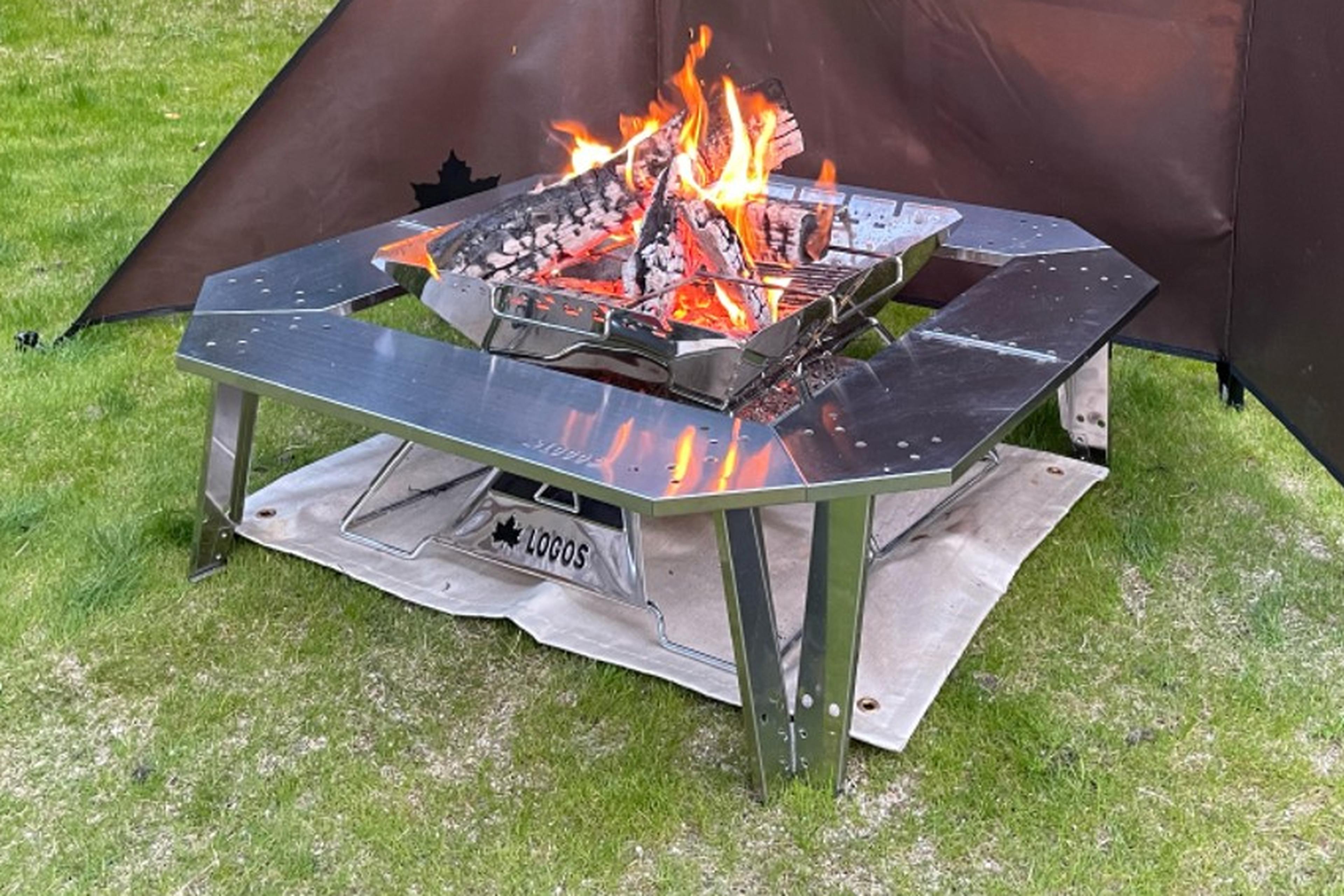 わずか10秒設置】ロゴスの人気「囲炉裏テーブル」が超軽量＆ネジいらず