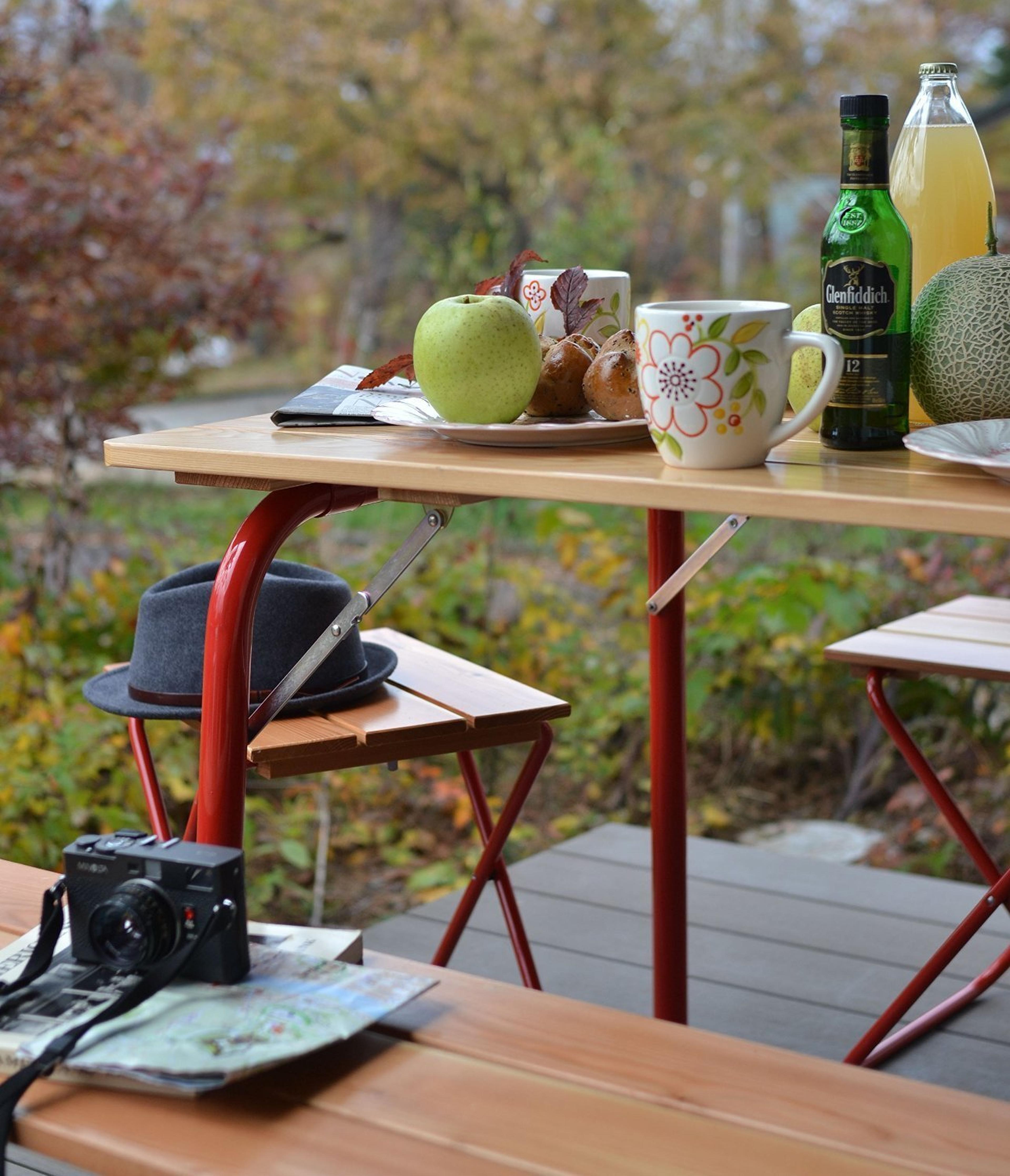 赤い脚」が目印！イタリアの「カステルメルリーノ」のおしゃれ