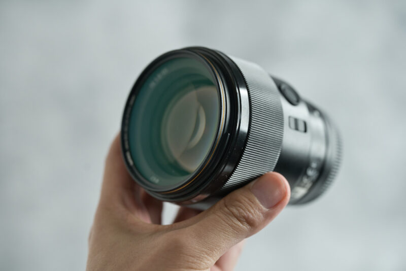 レビュー】Sony FE 85mm F1.8は解像力最強の無印レンズ【SEL85F18】