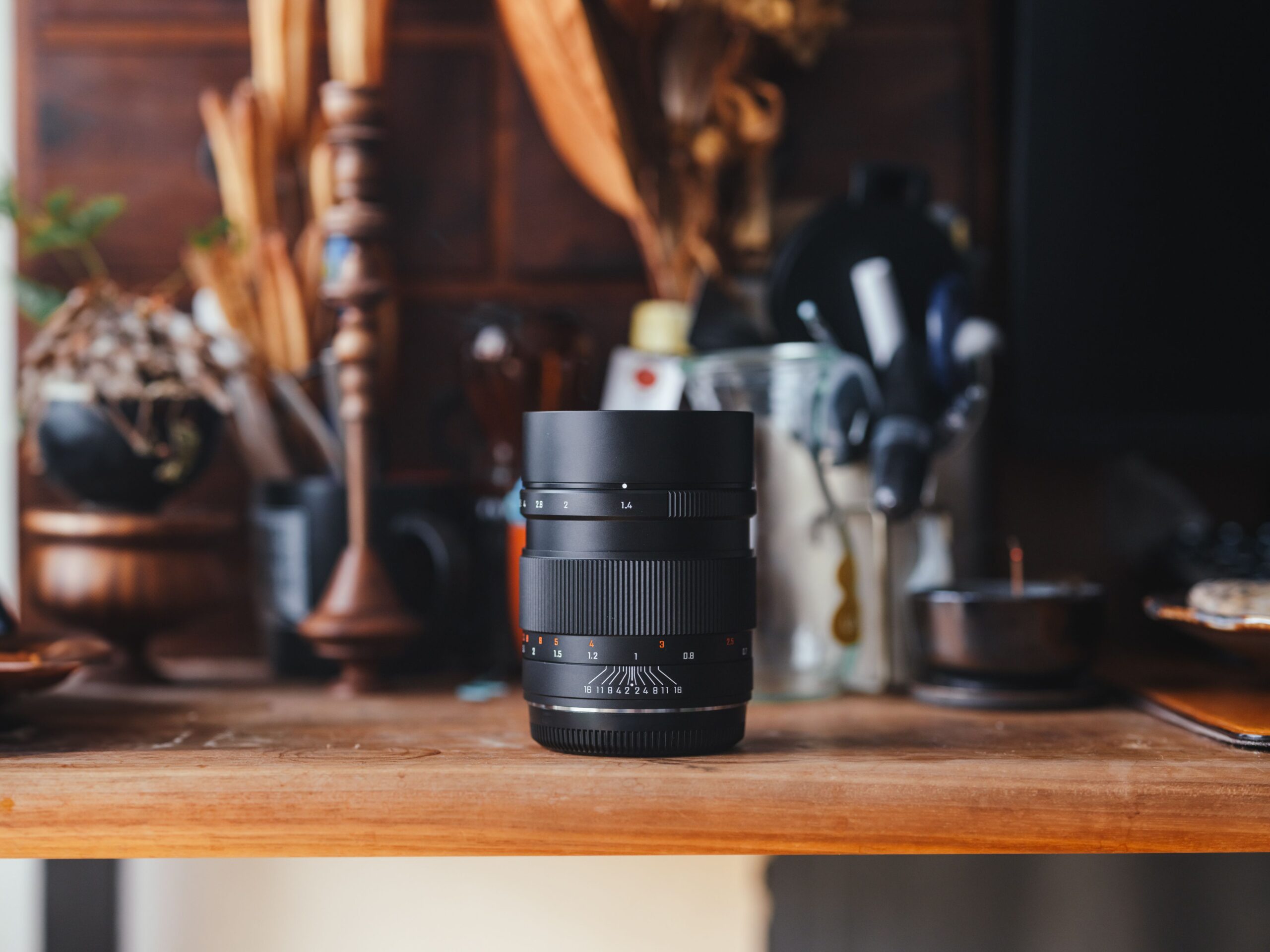 言葉で表せない魔力、Mitakon。中一光学 “Speedmaster 65mm F1.4