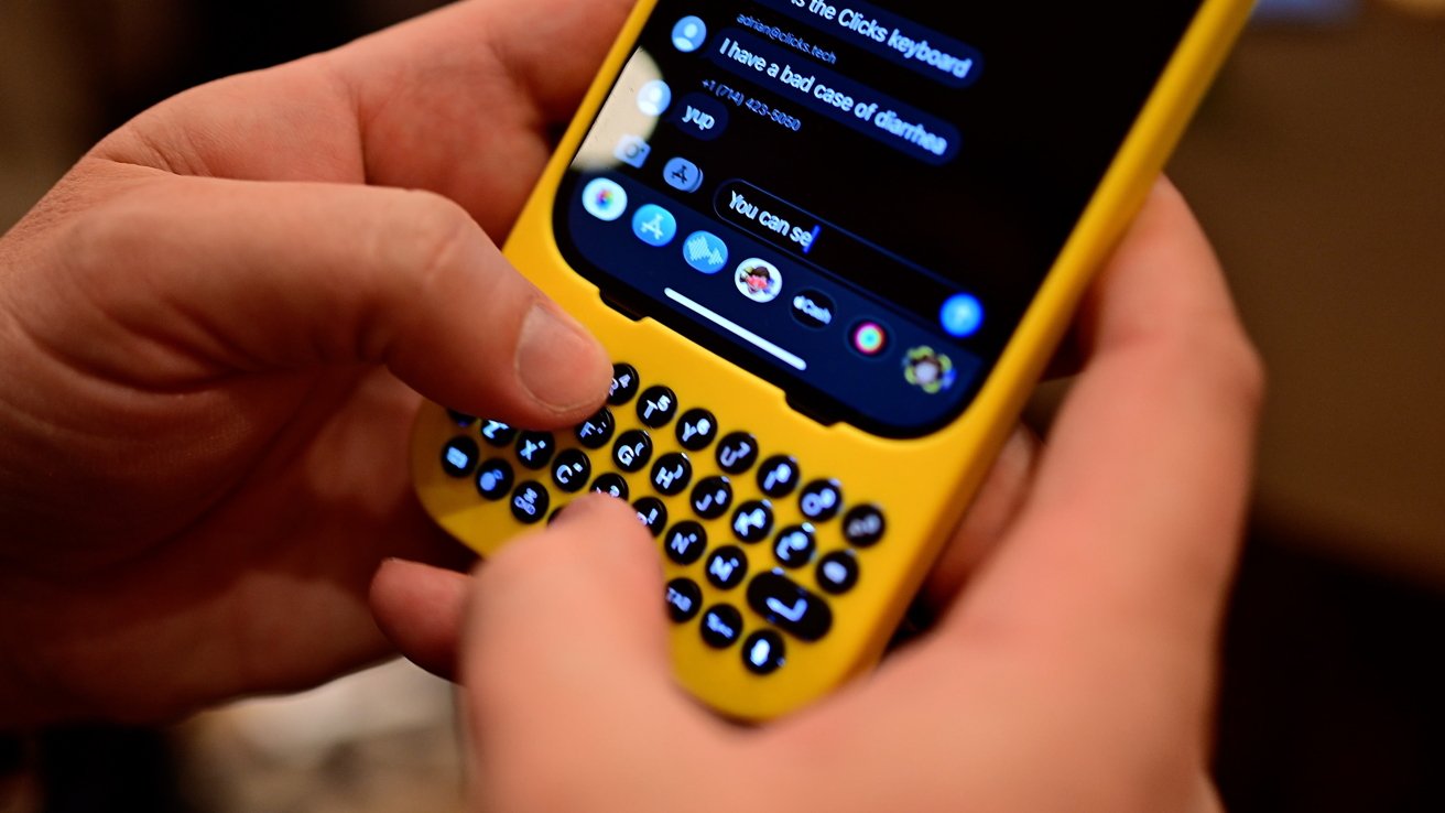 Hands On: Clicks Creator Keyboard case for iPhone