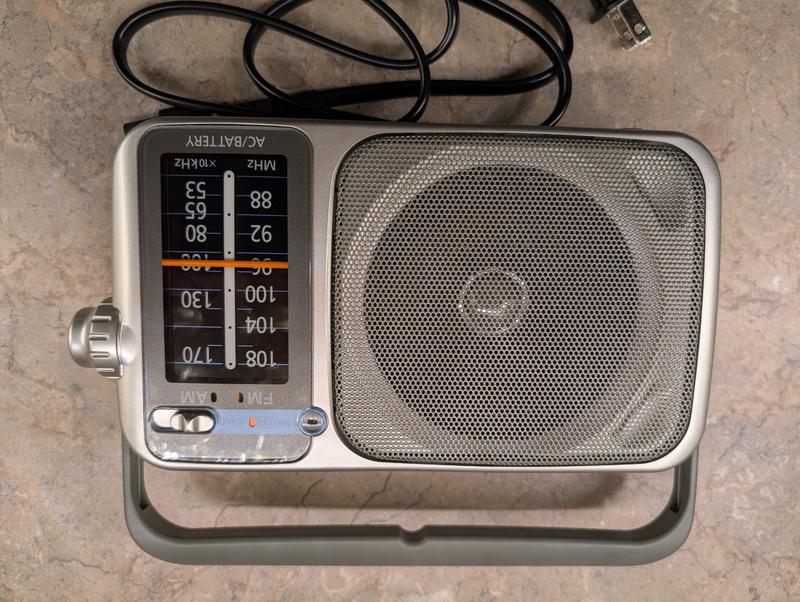 Panasonic Portable AM / FM Radio - RF-2400