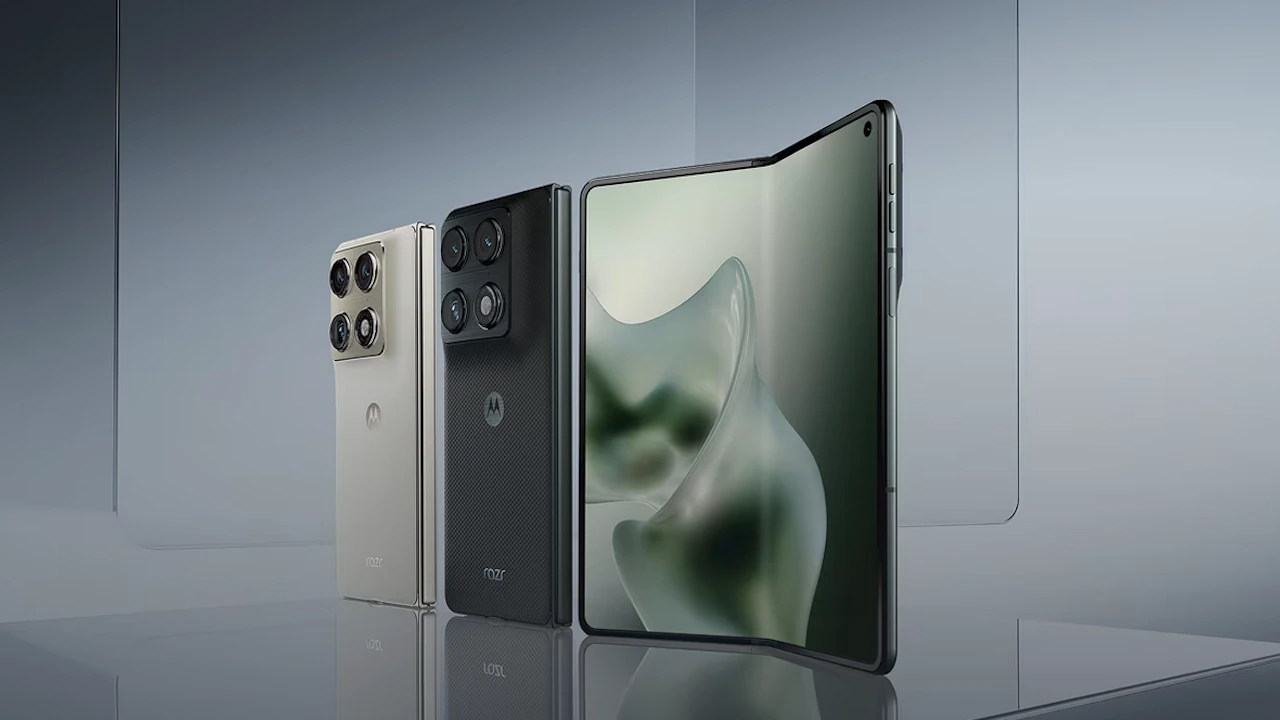 motorola razr fold 発表、8.1インチ折りたたみAndroidスマートフォン