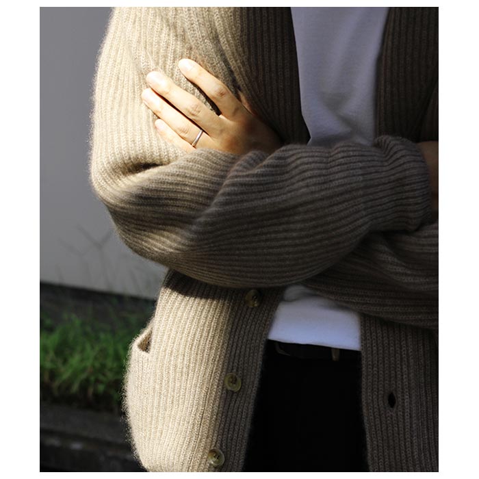 カーディガンを贅沢なカシミヤで。#HERILL | andPheb Staff Blog