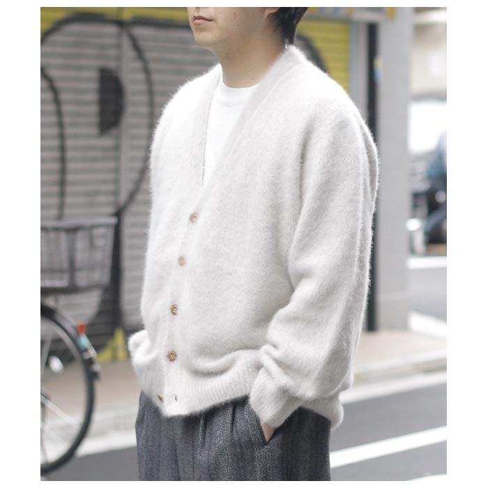 インチ Intch. ブルーフォックス Vネックカーディガン (2023-2-0-002