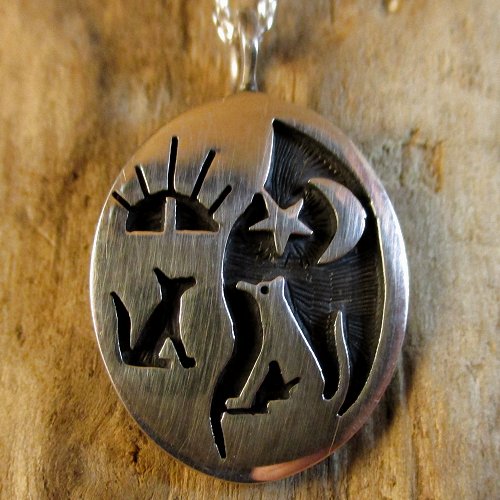 ホピ族：コヨーテモチーフ ペンダント - PINE☆FIELD（パインフィールド）