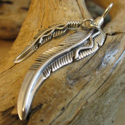 ナバホ族：Joe Mace フェザー ペンダントトップ - PINE☆FIELD（パイン